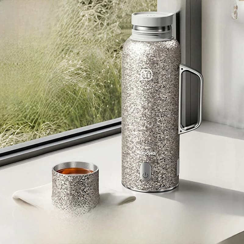 Pure titanium geïsoleerde beker met temperatuurweergave, 601-700ml
