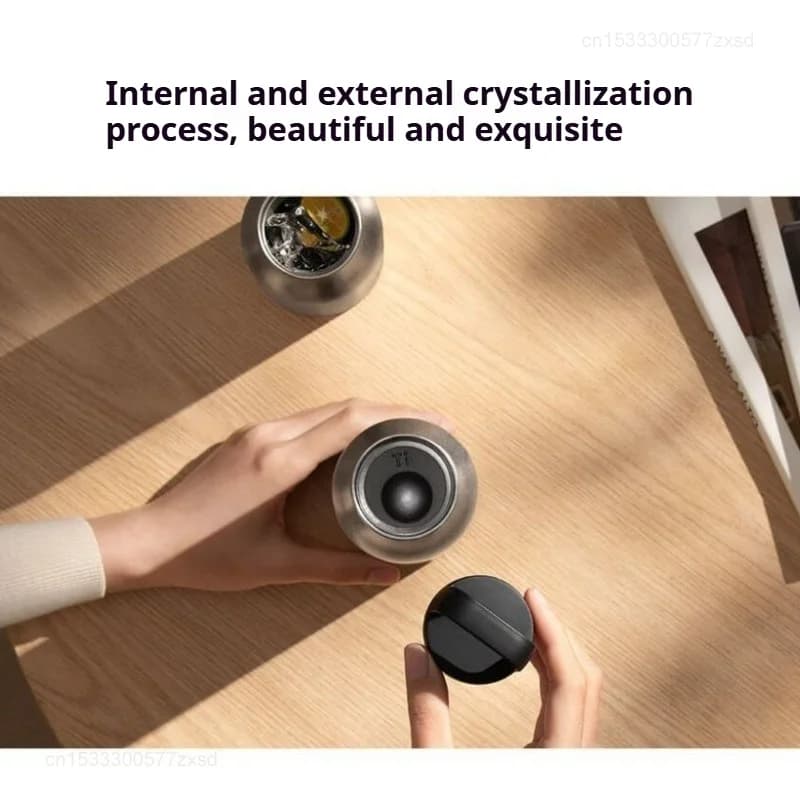 Pure titanium geïsoleerde beker